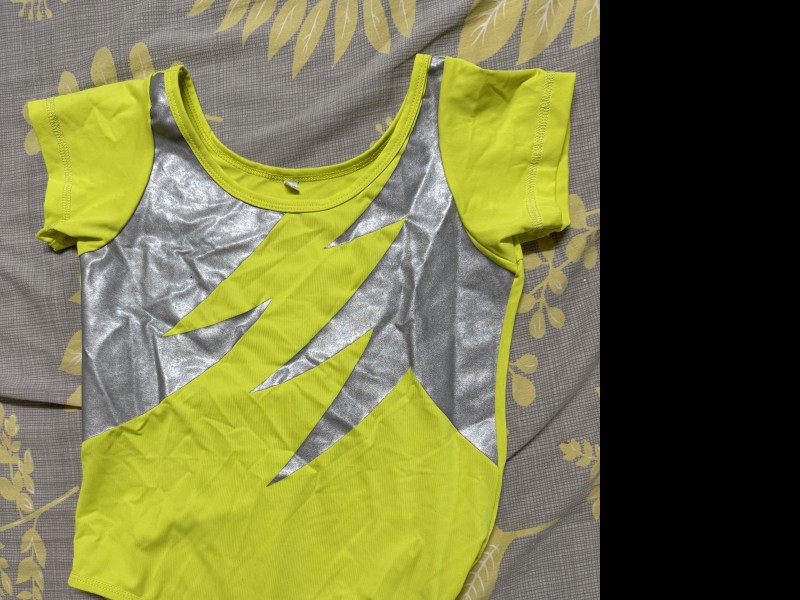 Áo Aerobic Thiếu Nhi Xanh Neon Bạc – Mẫu Tia Chớp Tay Ngắn