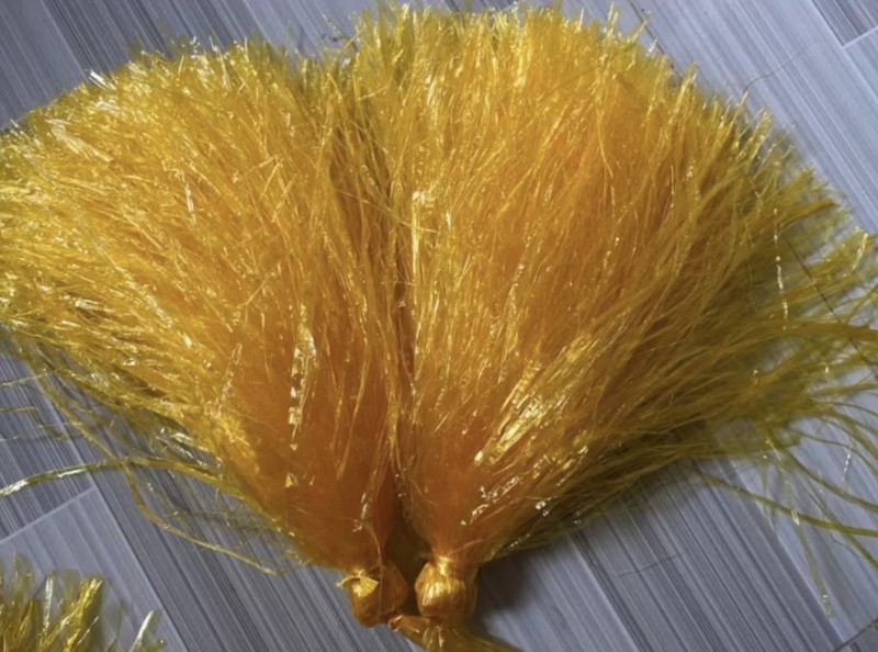 Bông Cổ Vũ Sợi Kim Tuyến Vàng Ánh Kim – Đạo Cụ Biểu Diễn